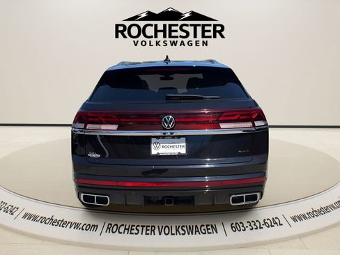 Used 2024 Volkswagen Atlas Cross Sport SEL R-Line AWD/4WD image 6