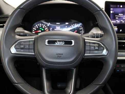 Used 2024 Jeep Compass Latitude AWD/4WD image 31