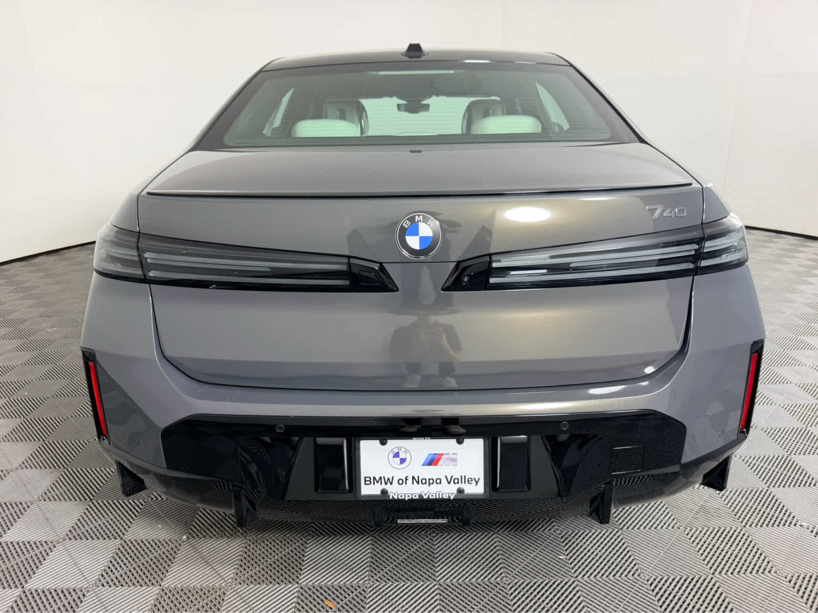New 2027 BMW 740i w/ Executive Package RWD image 4