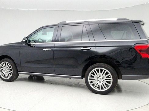 Used 2023 Ford Expedition Limited image 7