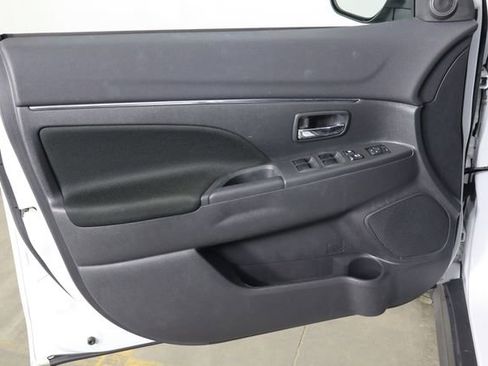 Used 2023 Mitsubishi Outlander Sport ES AWD/4WD image 18
