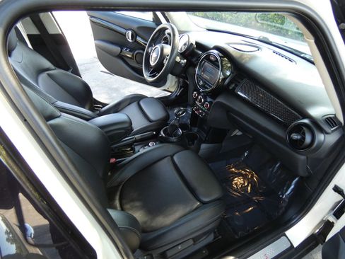 Used 2017 MINI Cooper S image 21