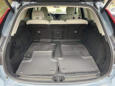 Used 2023 Volvo XC60 T8 Plus image 58