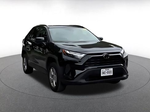 Used 2025 Toyota RAV4 LE image 16