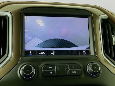 Used 2020 Chevrolet Silverado 2500 High Country w/ Safety Package II image 17