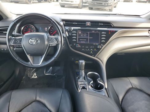 Used 2019 Toyota Camry XSE image 15