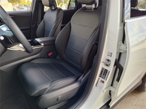 New 2025 Mercedes-Benz GLC 300 image 17