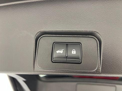 Used 2023 Nissan Rogue SL FWD image 32