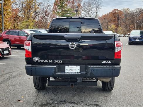 Used 2017 Nissan Titan S image 5