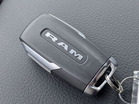New 2026 RAM 2500 Big Horn AWD/4WD image 32