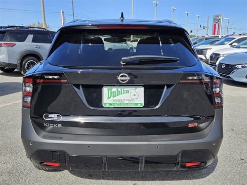 New 2026 Nissan Kicks SR image 9