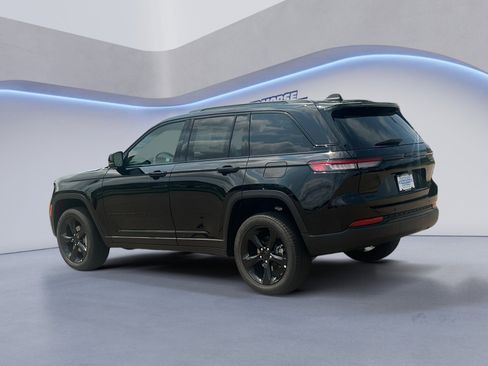 New 2025 Jeep Grand Cherokee Limited w/ Black Appearance Package image 3