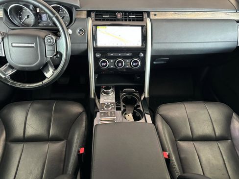 Used 2017 Land Rover Discovery HSE image 11