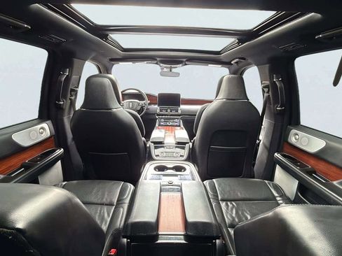 Used 2020 Lincoln Navigator Reserve AWD/4WD image 10