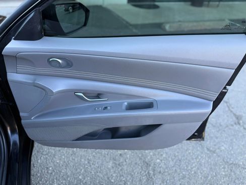 Used 2021 Hyundai Elantra SEL w/ Convenience Package image 17