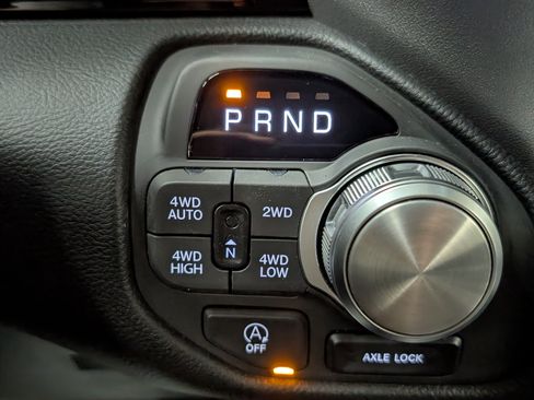 New 2026 RAM 1500 Laramie AWD/4WD image 21