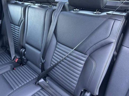 New 2026 Land Rover Discovery S image 15