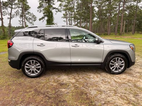 Used 2024 GMC Terrain SLT FWD image 6