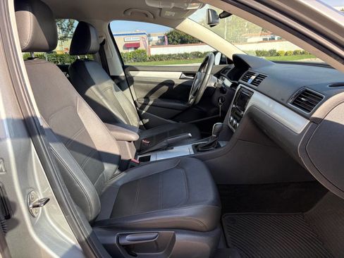 Used 2012 Volkswagen Passat 2.5 SE image 11