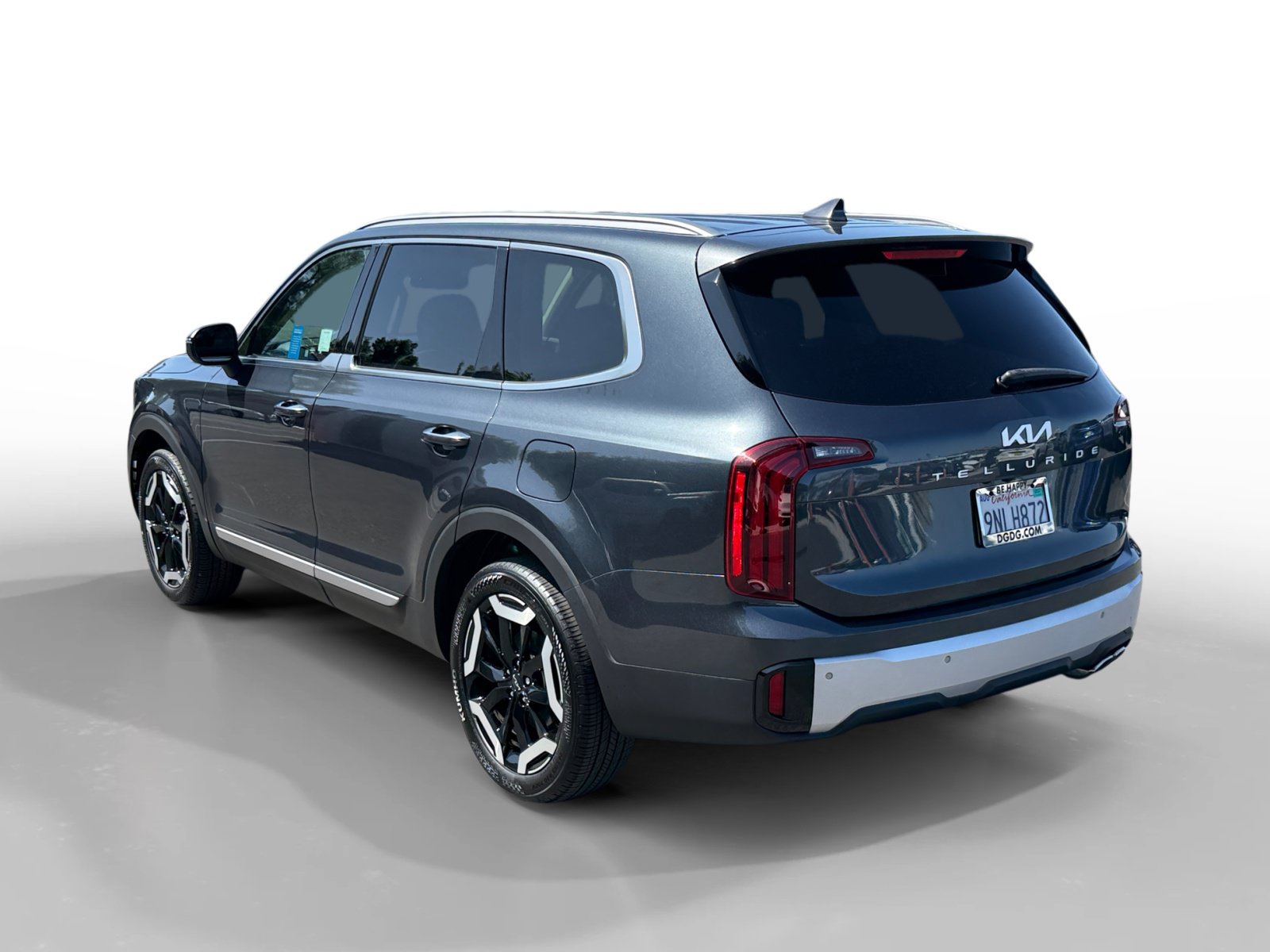 Used 2024 Kia Telluride S FWD image 3