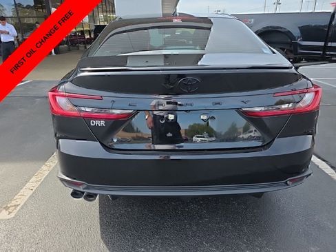 Used 2025 Toyota Camry SE w/ Convenience Package FWD image 6