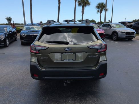 Used 2025 Subaru Outback Premium AWD/4WD image 5