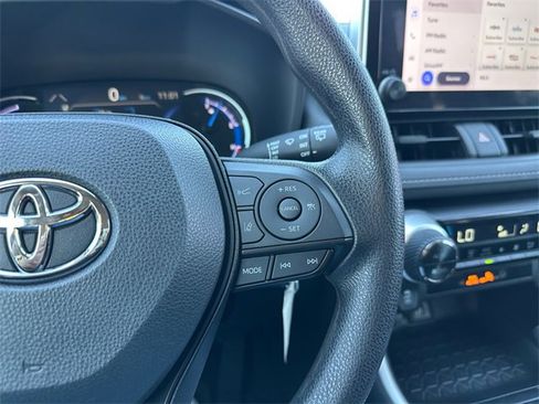 Used 2024 Toyota RAV4 LE image 22