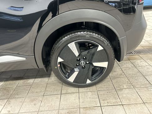 New 2026 Nissan Kicks SR w/ Cold Weather Package image 13