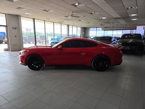 Used 2016 Ford Mustang GT Premium RWD image 5