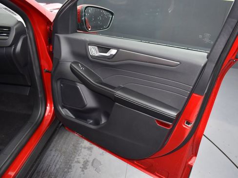 New 2025 Ford Escape SE image 25