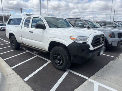 Used 2022 Toyota Tacoma SR image 2