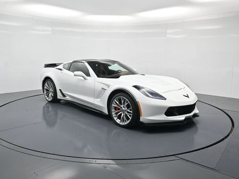 Used 2016 Chevrolet Corvette Z06 w/ 3LZ Preferred Equipment Group image 32