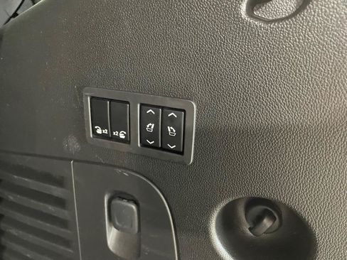 Used 2015 Cadillac Escalade Luxury AWD/4WD image 21