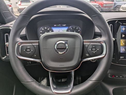 Used 2022 Volvo XC40 T5 R-Design w/ Advanced Package image 14