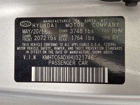 Used 2017 Hyundai Veloster Value Edition image 27