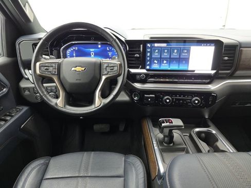 Used 2023 Chevrolet Silverado 1500 High Country w/ High Country Premium Package image 18