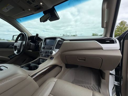 Used 2019 GMC Yukon XL SLT w/ Open Road Package image 26