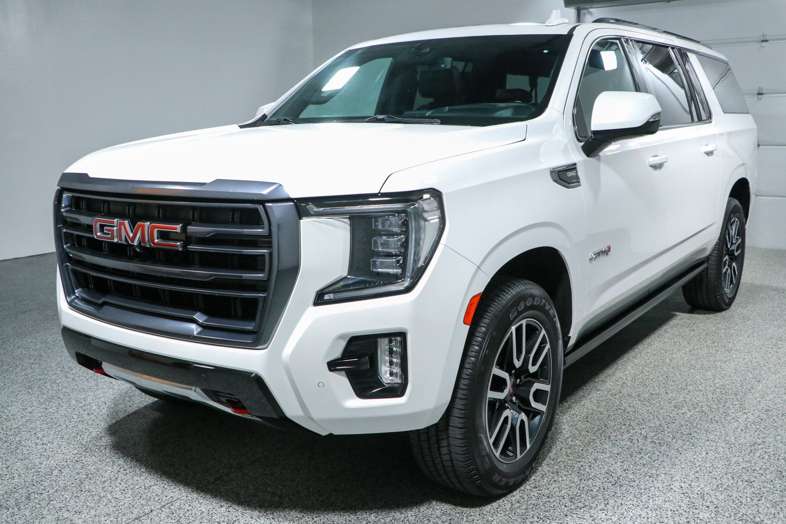 Used 2021 GMC Yukon XL AT4 w/ AT4 Premium Plus Package AWD/4WD image 38