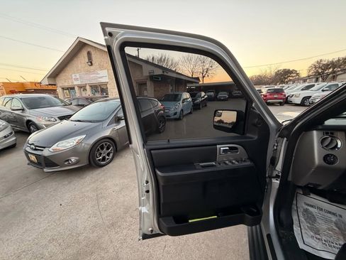 Used 2015 Ford Expedition XLT w/ Equipment Group 201A image 23