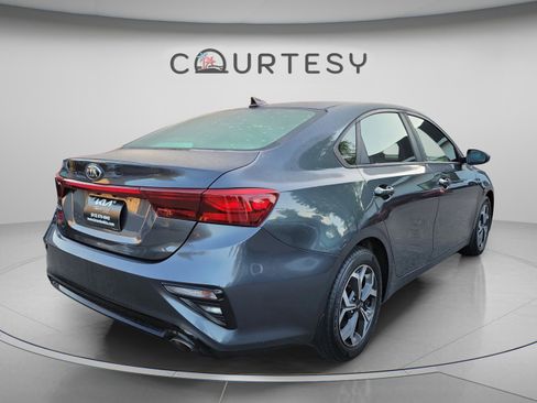 Used 2020 Kia Forte LXS FWD image 3