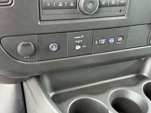 New 2025 Chevrolet Express 3500 Extended image 13