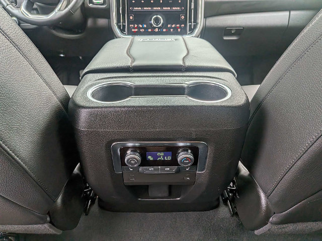 Used 2025 GMC Yukon XL Denali AWD/4WD image 16