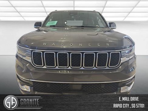 Used 2024 Jeep Wagoneer Series III AWD/4WD image 8