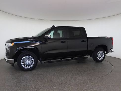 Used 2023 Chevrolet Silverado 1500 LT AWD/4WD image 5