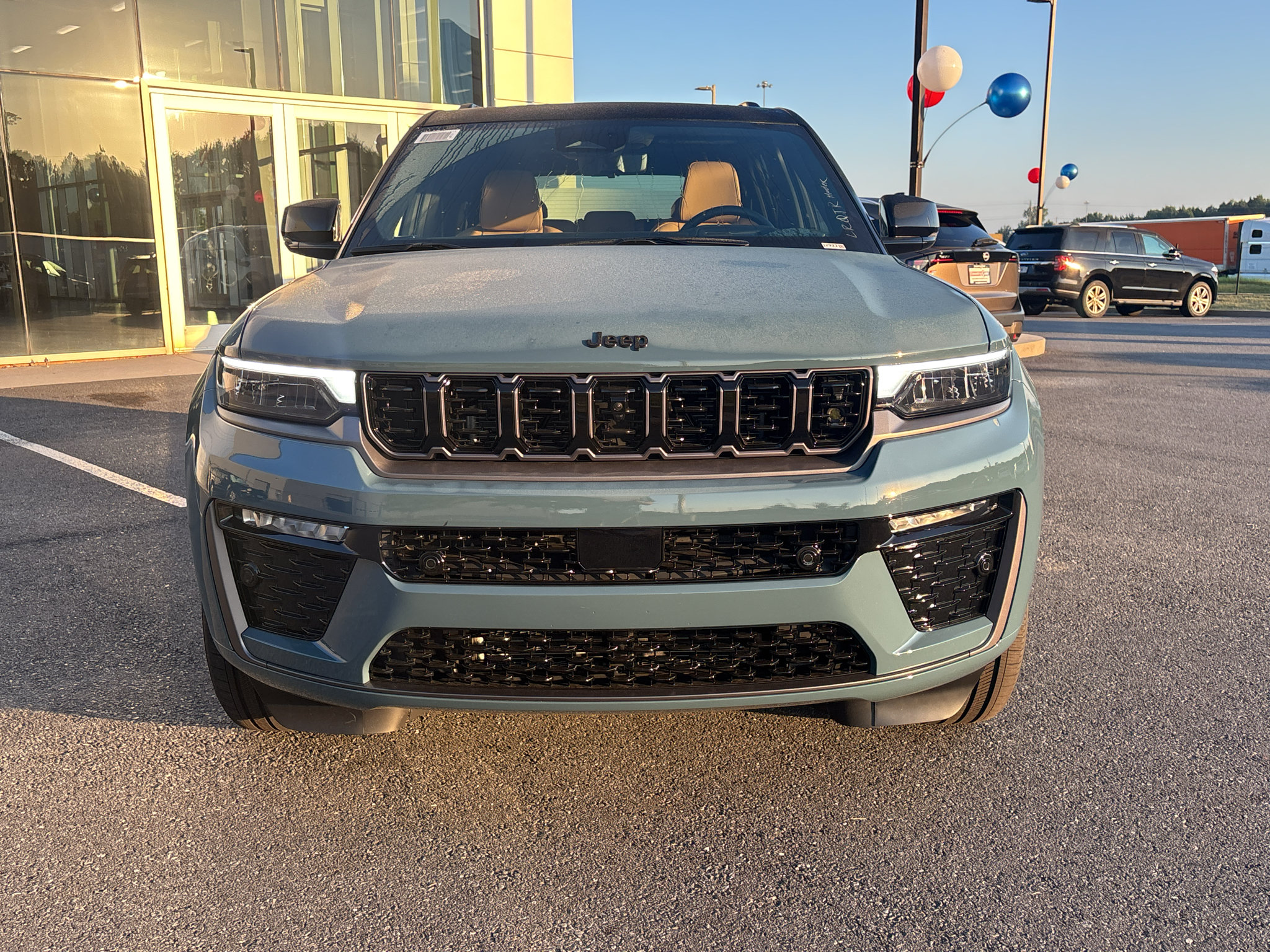 New 2027 Jeep Grand Cherokee Summit AWD/4WD image 2