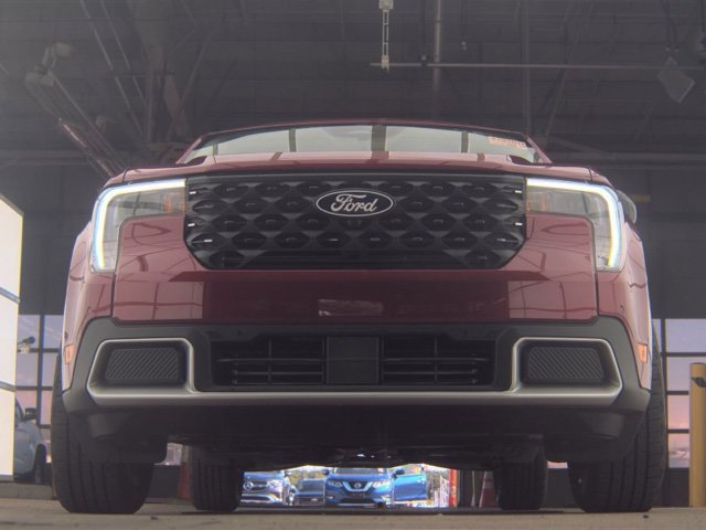 Used 2026 Ford Maverick Lariat w/ 4K Tow Package AWD/4WD image 4