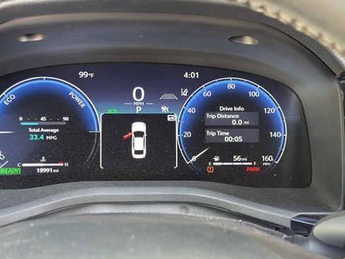 Used 2025 Toyota Camry XLE FWD image 17