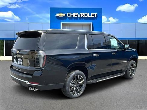 New 2026 Chevrolet Suburban Premier image 3