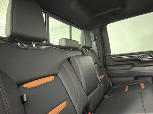 Used 2024 GMC Sierra 2500 AT4 w/ AT4 Premium Plus Package AWD/4WD image 18