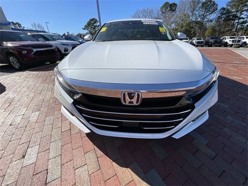 Used 2022 Honda Accord Touring image 3